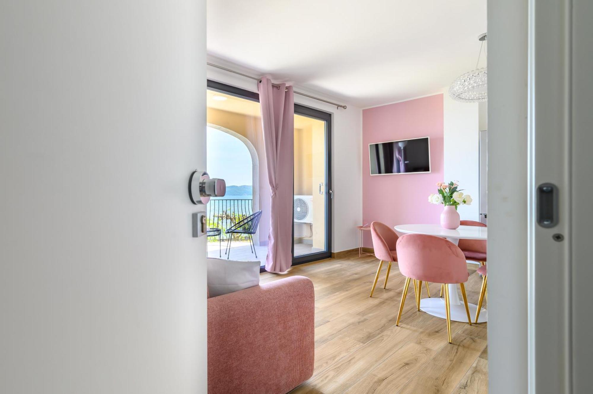 Casa Vacanze Maddalena - Palazzetto Sul Lago - Diamante Rosa Marta Eksteriør bilde
