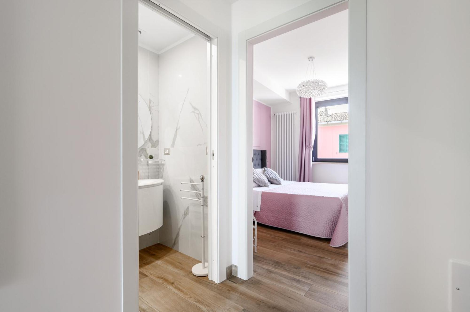 Casa Vacanze Maddalena - Palazzetto Sul Lago - Diamante Rosa Marta Eksteriør bilde
